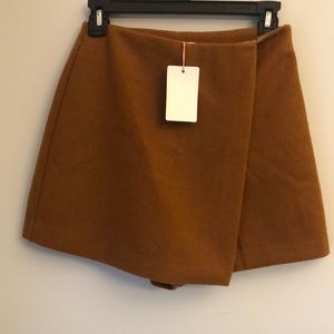 Skies are Blue Brown skorts. Sz. XS a cute item for winter